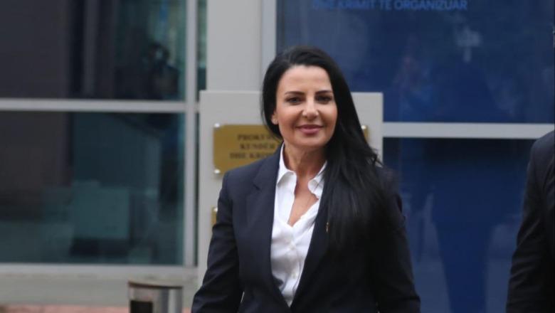 Tenderi i ‘Llogarasë’ dhe “Unazës së Madhe”: Pas pezullimit, Balluku dhe dy vartësit e saj sot para GJKKO për verifikimin e masës së sigurisë Tenderi i ‘Llogarasë’ dhe “Unazës së Madhe”: Pas pezullimit, Balluku dhe dy vartësit e saj sot para GJKKO për verifikimin e masës së sigurisë