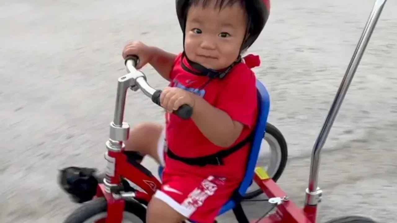 Tre vjeçari mahnit mjekët pas terapisë së parë gjenetike në botë për sindromën vdekjeprurëse Tre vjeçari mahnit mjekët pas terapisë së parë gjenetike në botë për sindromën vdekjeprurëse