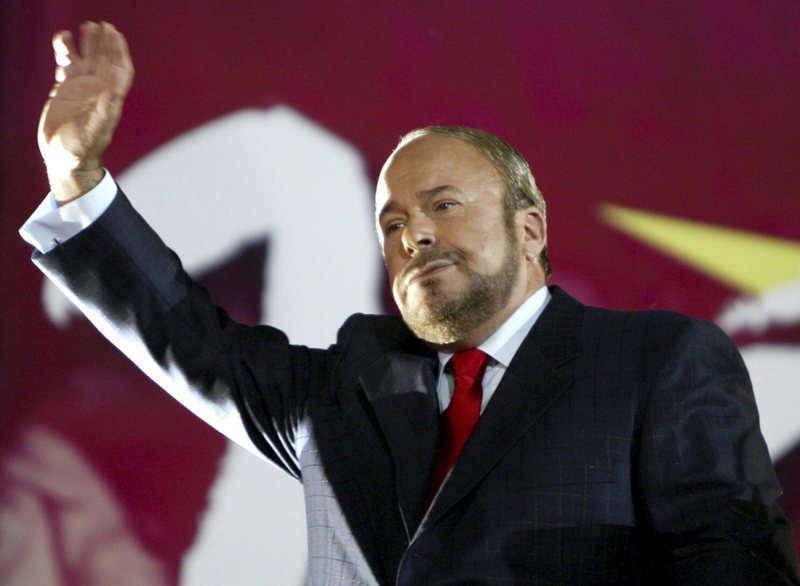 Lamtumirë liberali “i pandreqshëm” Fatos Nano Lamtumirë liberali “i pandreqshëm” Fatos Nano