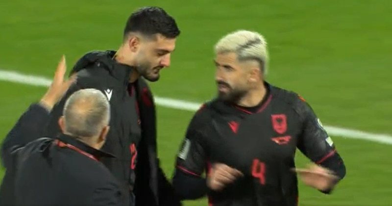 VIDEO/ Armando Broja i trishtuar, Hysaj e merr dhe e çon të festojë me tifozët kualifikimin në “playoff”