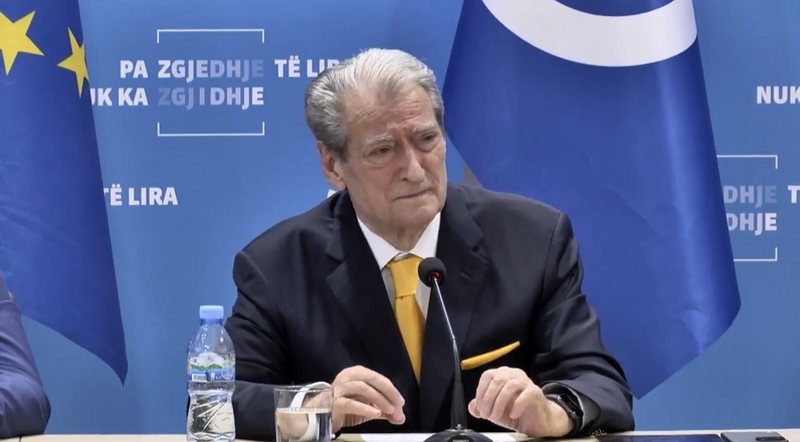 Qeshni, qeshni se Berisha nuk e lë opozitën të qaj me përrallat e tij sa herë që humbet:  Rama arrestoi liderët e opozitës për të fituar?!