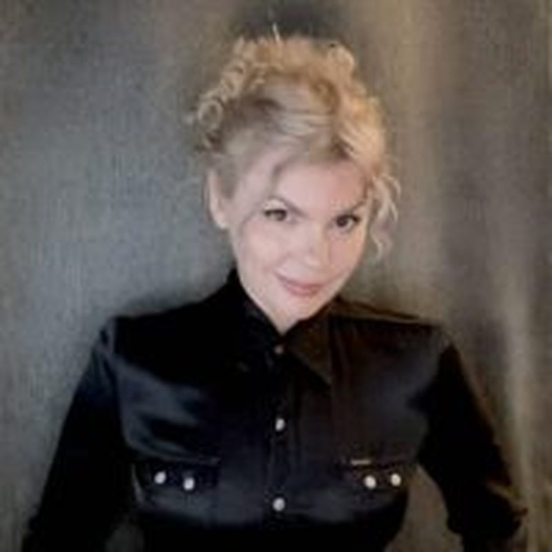 Juristja nga auditorët amerikane denigron “spakistat” dhe noterët e GJKKO-ve: Kushtetuta s’e fsheh elefantin në vrimën e miut!