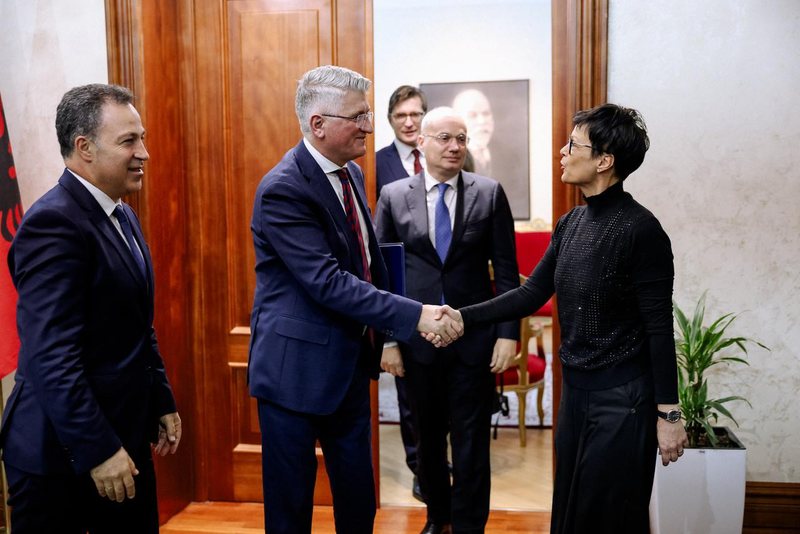 Gjekmarkaj takon Marta Kos: Integrimi europian s’mund të ndërtohet mbi shkeljen e zgjedhjeve dhe arrestimin e liderit të opozitës Gjekmarkaj takon Marta Kos: Integrimi europian s’mund të ndërtohet mbi shkeljen e zgjedhjeve dhe arrestimin e liderit të opozitës