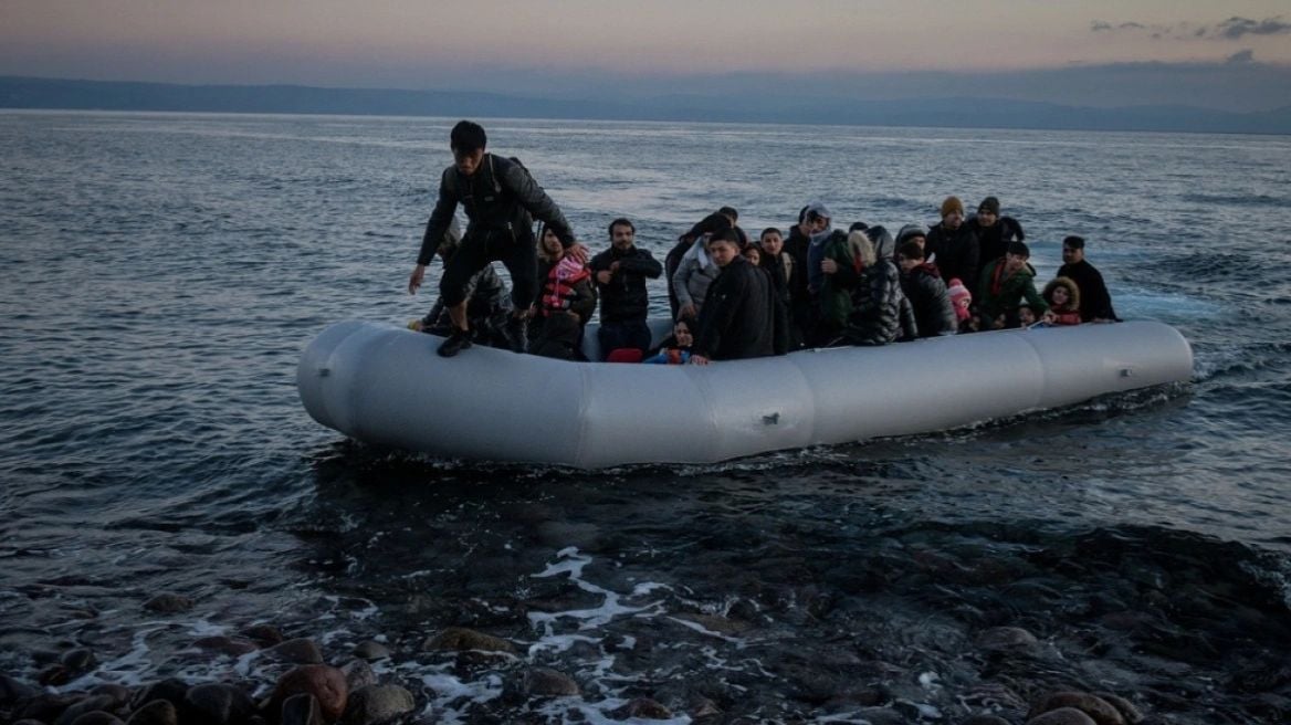 Numri i emigrantëve ilegalë drejt BE-së ra me 22%, por Mesdheu mbetet një “varrezë nënujore”, mbi 1300 persona kanë humbur jetën në 2025-ën
