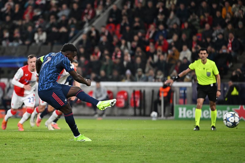 Arsenali perfekt në Champions, Napoli vuan ndaj Frankfurt