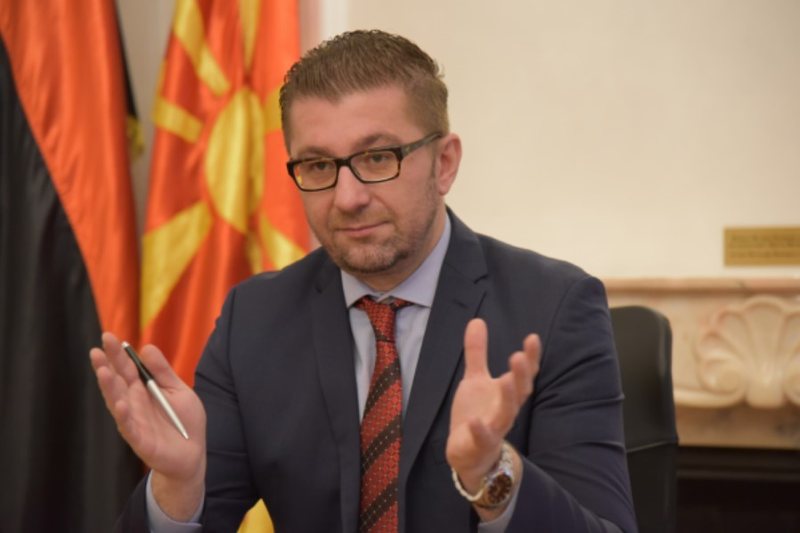 Mickoski i Maqedonisë Veriore e “vendos” vet se kush do hyjë i pari në BE: Jemi shumë përpara Tiranës në rrugën drejt BE-së, ata janë pas nesh dhe Serbisë… të fundit