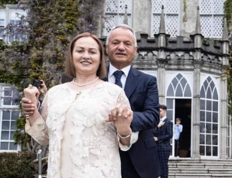 Sali Berisha çirret për Tunelin e Llogarasë! Mbesa e tij, Shpresa Breçani firmosi bilancet e projektit