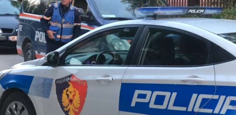Dhunuan dhe mbajtën peng një 27-vjeçar për para, arrestohen dy vajza në Tiranë