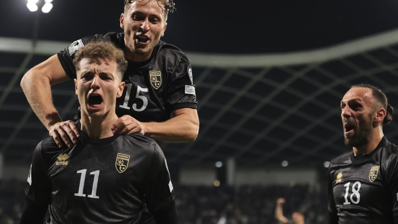 Tjetër mbrëmje historike për shqiptarët, Kosova mund Slloveninë dhe i bashkohet Shqipërisë në play off-in e Botërorit (Video)