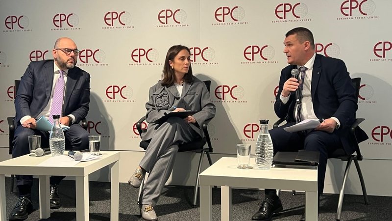 Berisha e kërcënon çdo ditë! Dumani harron… sulmon mediat nga Bruksel: Kemi marrë kërcënime nga media dhe politika