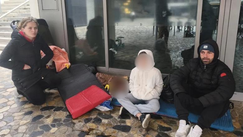 Emigruan për një jetë më të mirë, familja shqiptare prej një jave fle në rrugët e Francës