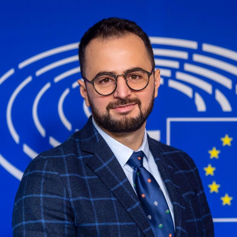 PROFILI/ Doktor i Shkencave në Oksford, kush është Avokati i Popullit, Endrit Shabani PROFILI/ Doktor i Shkencave në Oksford, kush është Avokati i Popullit, Endrit Shabani