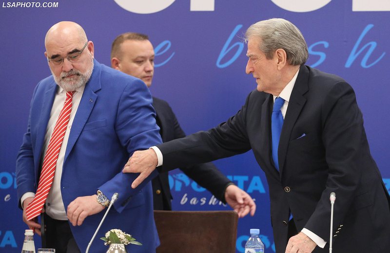 Kompania lobuese e Berishës pagesë 750 mijë dollarë për periudhën prill–gusht 2025, asnjë ndryshim për “non gratën” Kompania lobuese e Berishës pagesë 750 mijë dollarë për periudhën prill–gusht 2025, asnjë ndryshim për “non gratën”