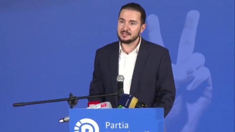 Salianji i përgjigjet Flamur Nokës: Je aksidenti më i madh politik në 35 vite. PDSH dhe arsyeja ulëritëse se pse kjo parti ka nevojë urgjente për reformim!