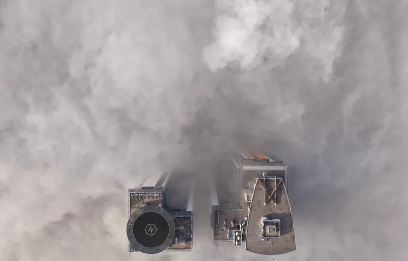 Sarajeva “e zhytur” në ajër të ndotur: Anulohen fluturime, fëmijët udhëzohen të mbahen brenda