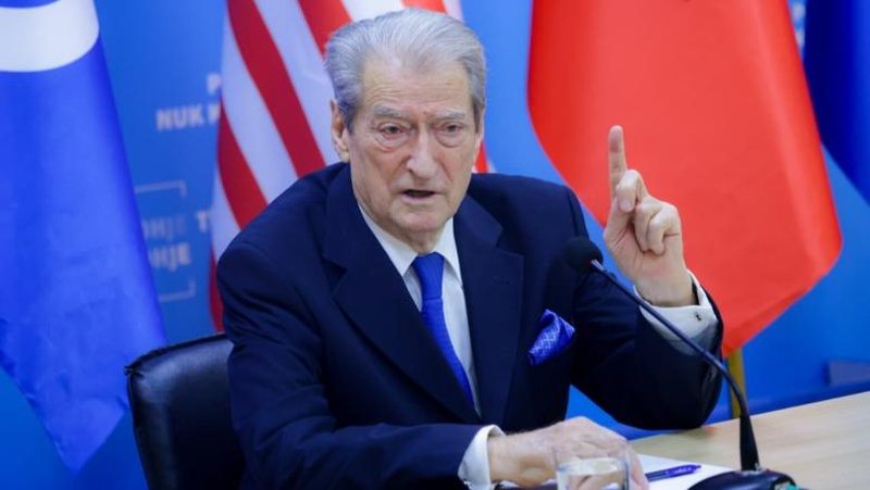 Berisha urdhër deputetëve të PD: Nuk do dilni në emisione pa marrë leje dhe përballë analistëve