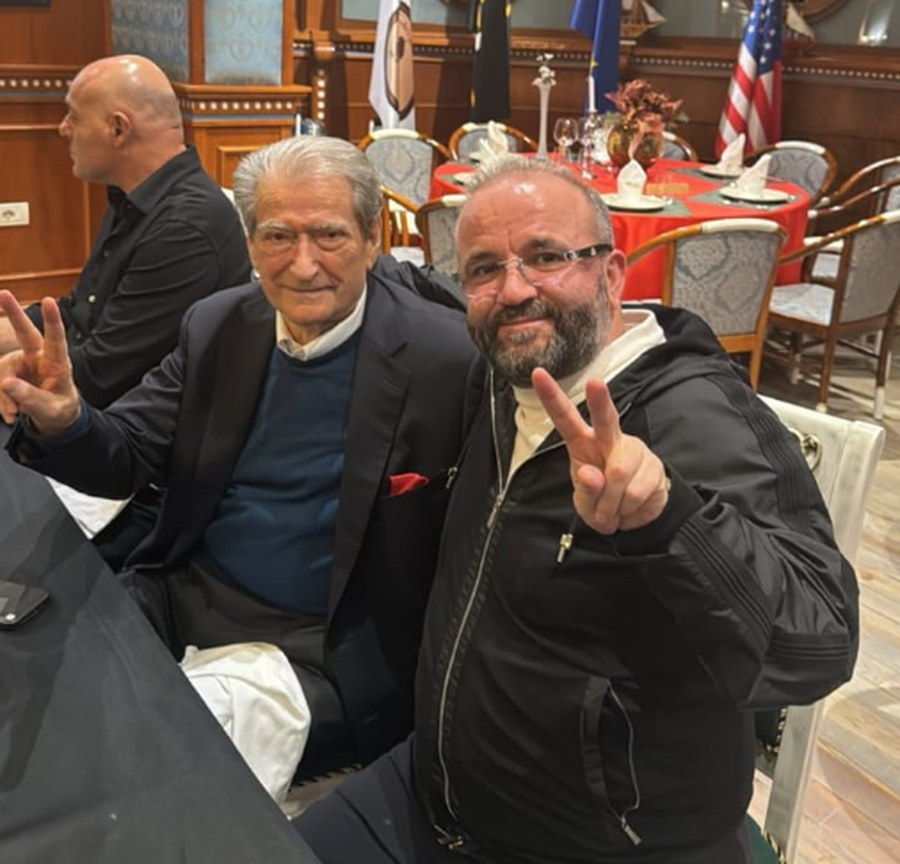 Gënjeshtra e Berishës:  “BB” nuk është Ben Blushi, por biznesmeni Besnik Bami që financon Shkëlzenin