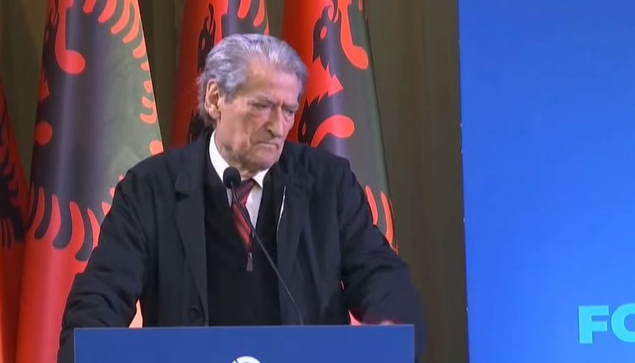 “Fjalëtore”, thotë Mark Zefi për foltoren e Mirditës