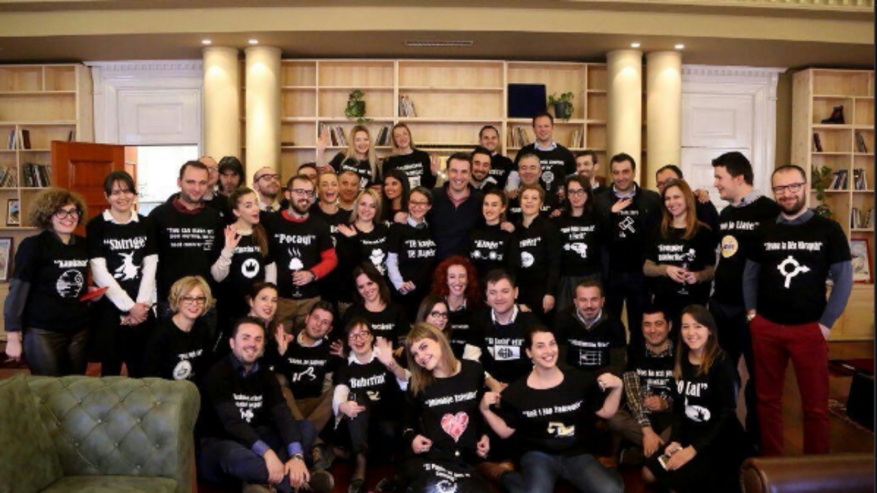 Veliaj feston ditëlindjen në qelinë e burgut, dedikimi special i zv.kryetares së Bashkisë Tiranë: Të kam në mendje… Veliaj feston ditëlindjen në qelinë e burgut, dedikimi special i zv.kryetares së Bashkisë Tiranë: Të kam në mendje…