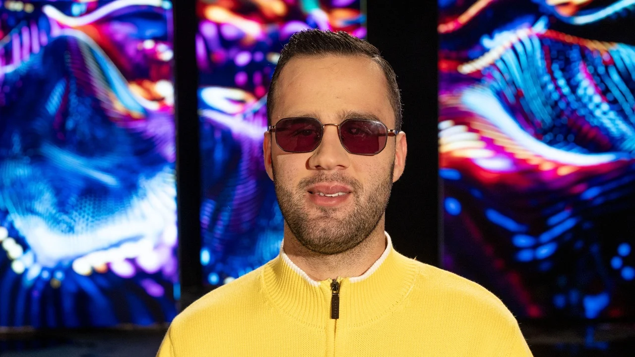 Për herë të parë në Big Brother një djalë që nuk shikon