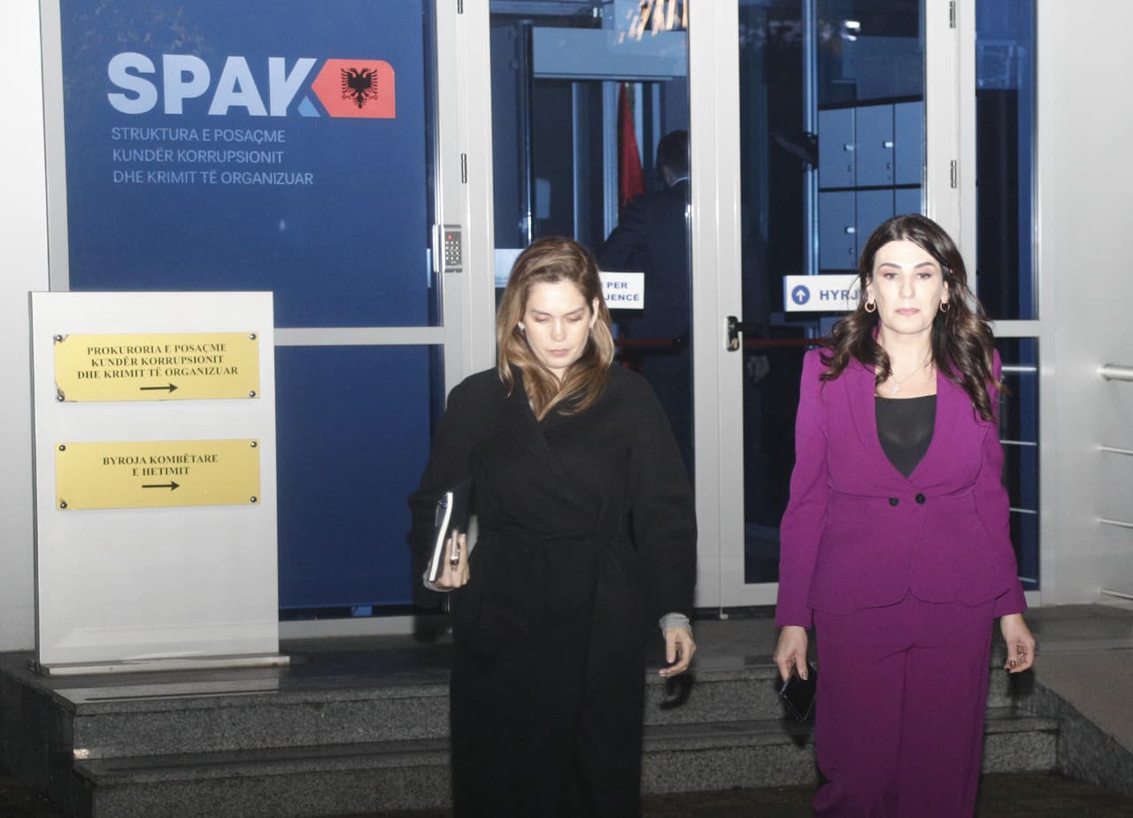 Arrest shtëpie për drejtoreshën e AKSH-it dhe arrest me burg për Ergys Agasin për shkelje të barazisë në tendera dhe pastrimi i parave Arrest shtëpie për drejtoreshën e AKSH-it dhe arrest me burg për Ergys Agasin për shkelje të barazisë në tendera dhe pastrimi i parave