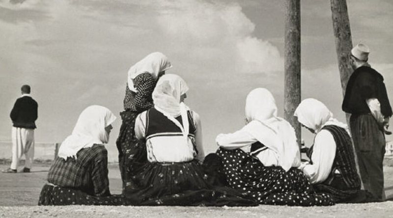 Dy dëshmi nga e kaluara mbi heqjen e ferexhesë