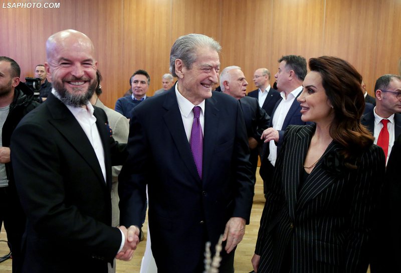 Kryezëdhënësi i Berishës-Salianjit: E pe Bashën si doli faqe e zezë, edhe ti do mbetesh me gisht në gojë. Po të përdorin mediat e Ramës