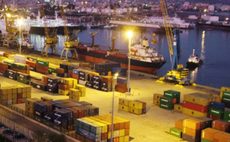 Ndalohet në Port automjeti me disa pajisje të dyshuara përgjuese: Italianët, jemi nga Guardia di Finanza”!