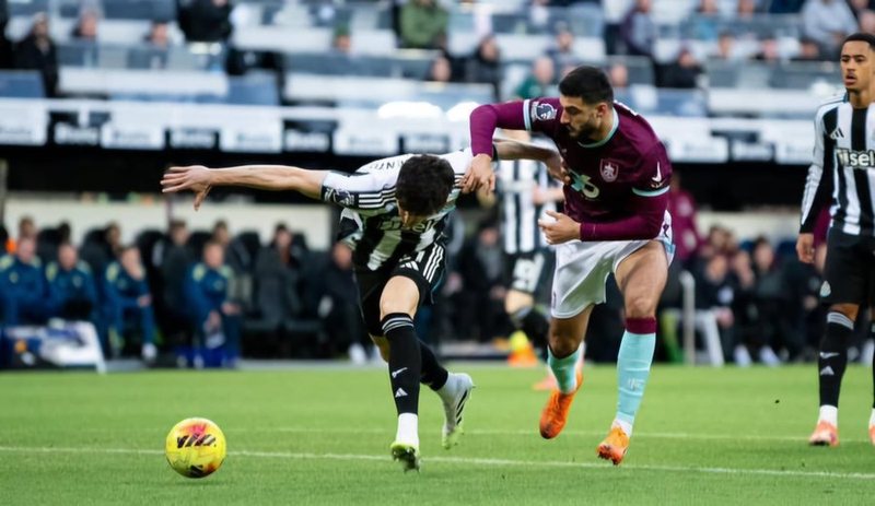 Debutoi si titullar në Premier League me Burnley, Broja befason mediat angleze