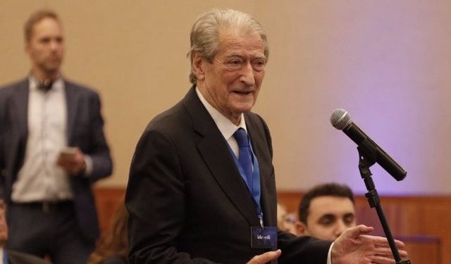 Berisha komunisti i fundit në planet që ka 50 vite pa u larguar nga politika që nga viti 1976