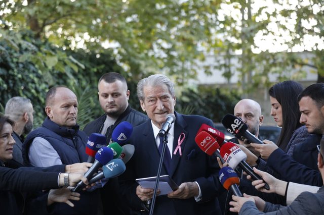 Sali Berishën tani po e vret Sali Berisha Sali Berishën tani po e vret Sali Berisha