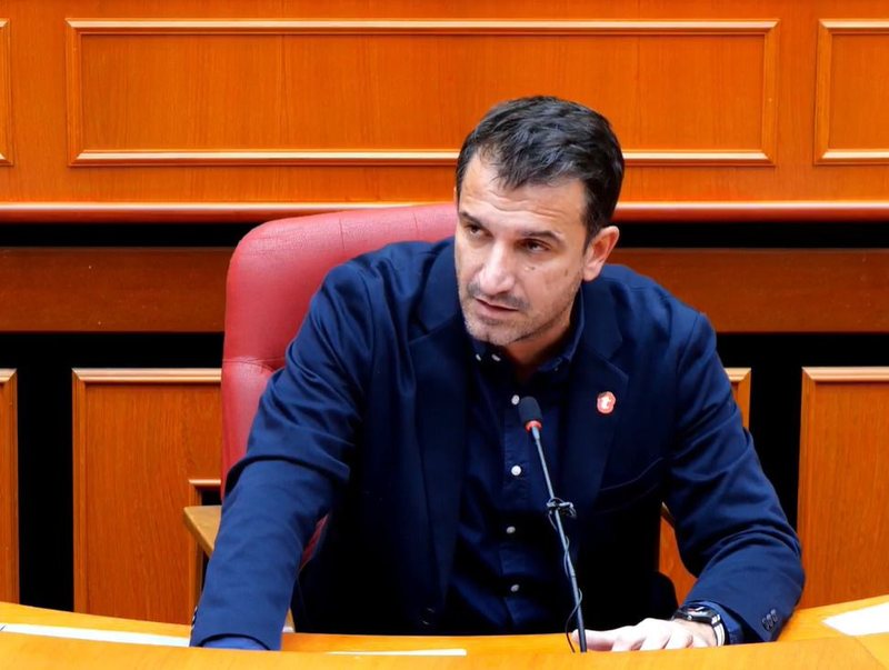 Këshilli Bashkiak i Tiranës kërkesë SPAK-ut: Lejoni kryetarin Veliaj të marrë pjesë në mbledhjen e Buxhetit 2026, e drejtë e tij ligjore