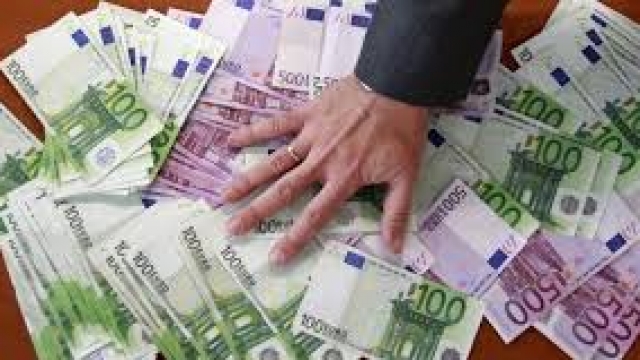 Ndryshon Buxheti 2025! Qeveria blen ambasadë në Londër, shpërblen pensionistët dhe shlyen borxhet e bashkive Ndryshon Buxheti 2025! Qeveria blen ambasadë në Londër, shpërblen pensionistët dhe shlyen borxhet e bashkive