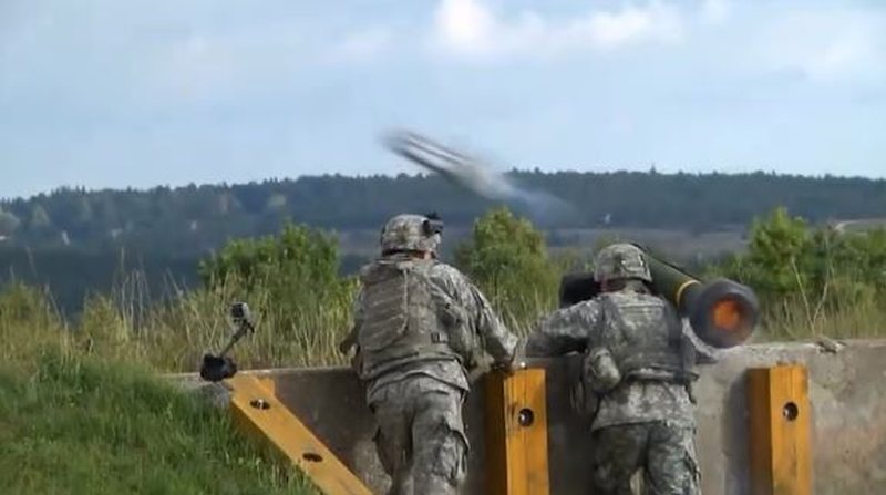 Shqipëria pajiset me sistemet raketore “Javelin” Shqipëria pajiset me sistemet raketore “Javelin”