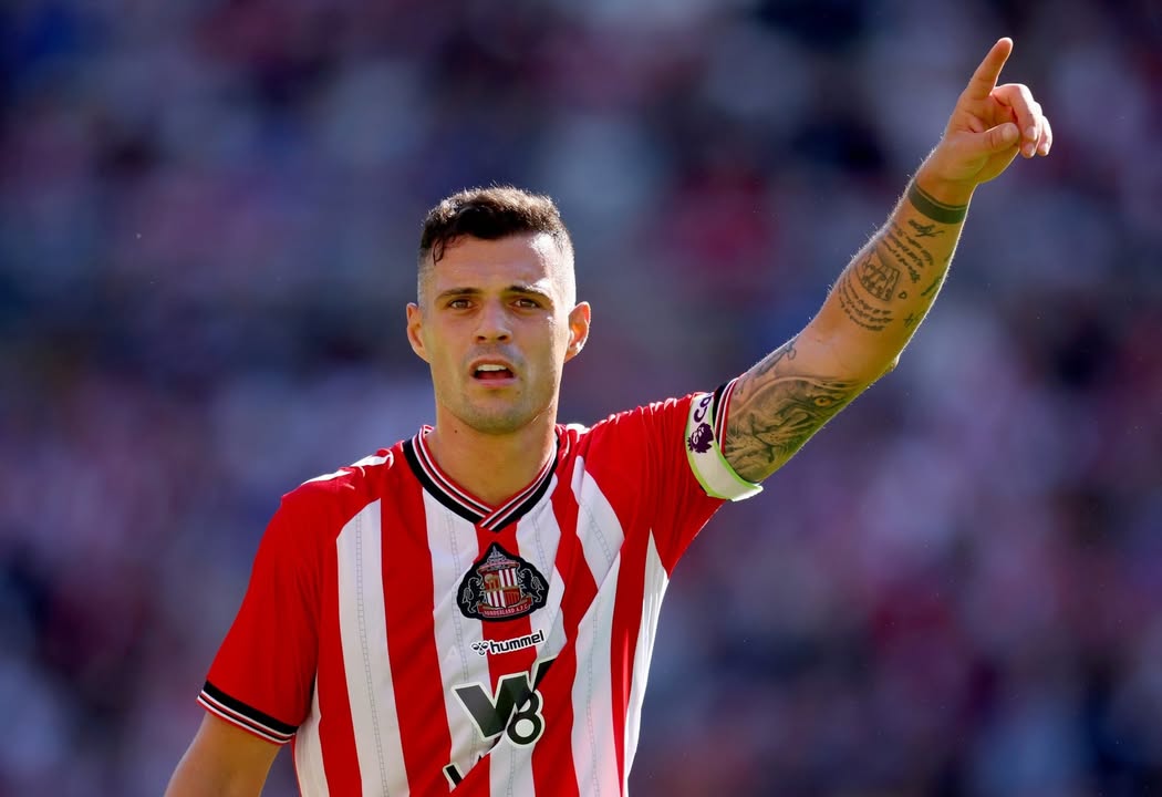 Kapiteni Granit Xhaka emocionon tifozët e skuadrës dhe bëhet lajm në botën sportive në Angli Kapiteni Granit Xhaka emocionon tifozët e skuadrës dhe bëhet lajm në botën sportive në Angli