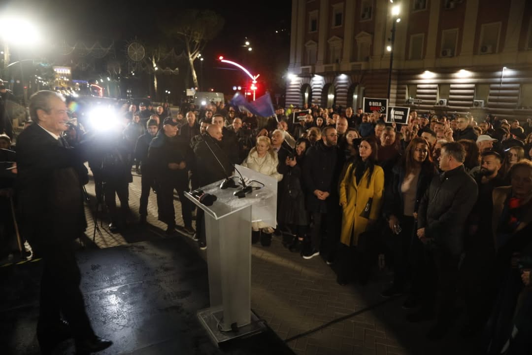 Berisha pas mbylljes së protestës së radhës : Rinisim tubimet në fillim të vitit të ri, bulevardi është rruga e fitores