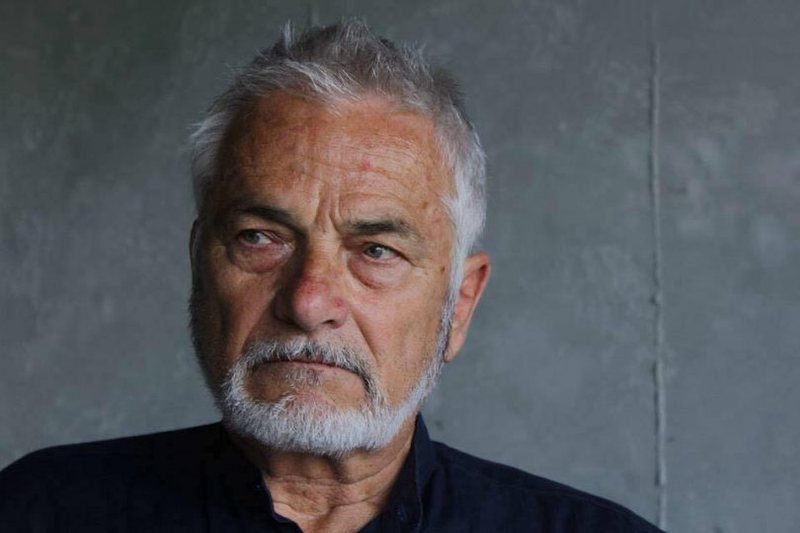 Pas polemikave në rrjet, Viktor Zhusti sqaron ‘episodin’ me Adriatik Lapajn: Të dashur miqtë e mi të vjetër dhe ju, “armiqtë” e rinj Pas polemikave në rrjet, Viktor Zhusti sqaron ‘episodin’ me Adriatik Lapajn: Të dashur miqtë e mi të vjetër dhe ju, “armiqtë” e rinj