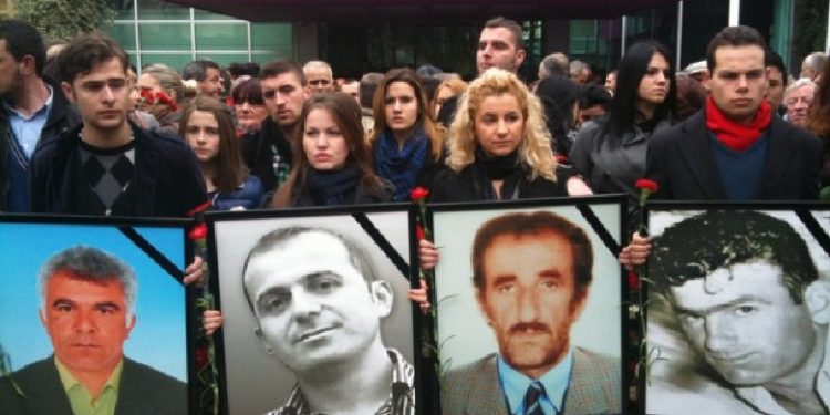 15 vite nga masakra e 21 janarit! Rama: Drejtësia i ngjan një breshke që lutet për harresë! 4 protestues ende nuk prehen dot në paqe