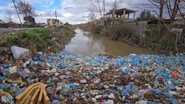 Përmbytjet në Durrës me 1 viktimë, Prokuroria nis hetimet për 3 vepra penale! Shkak edhe kanalet e bllokuara, dyshime për hidrovorin