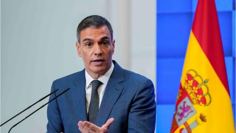 “Ata i ndalojnë, ne i’u japim dokumentat”! Spanja ofron leje qëndrimi dhe status për 500 mijë emigrantë të paligjshëm! “Ata i ndalojnë, ne i’u japim dokumentat”! Spanja ofron leje qëndrimi dhe status për 500 mijë emigrantë të paligjshëm!