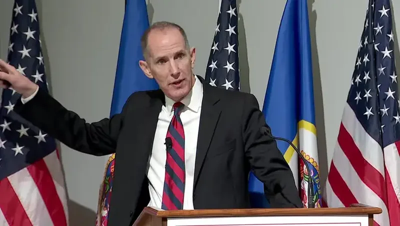 Kandidati republikan tërhiqet nga gara për Guvernator, akuzon Trump për hakmarrje ndaj qytetarëve Kandidati republikan tërhiqet nga gara për Guvernator, akuzon Trump për hakmarrje ndaj qytetarëve