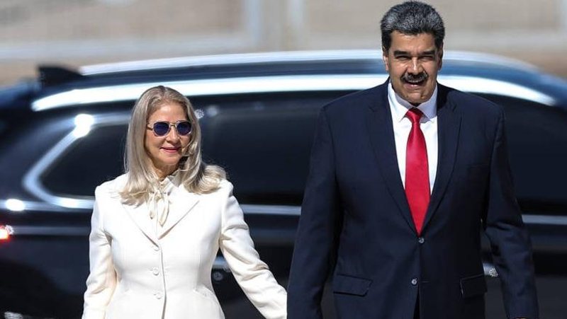 Një largim i negociuar?! “Gjeli dhe luftëtarja e parë” të kapur nga SHBA pas 13 vitesh në pushtet (në hijen e Chávez-it)