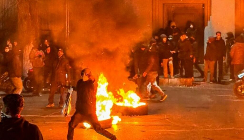 “Nuk pati as kohë për CPR”! Mjekët iranianë përshkruajnë situatën dramatike në spitalet e mbingarkuara me të vdekur dhe të plagosur nga protestat “Nuk pati as kohë për CPR”! Mjekët iranianë përshkruajnë situatën dramatike në spitalet e mbingarkuara me të vdekur dhe të plagosur nga protestat