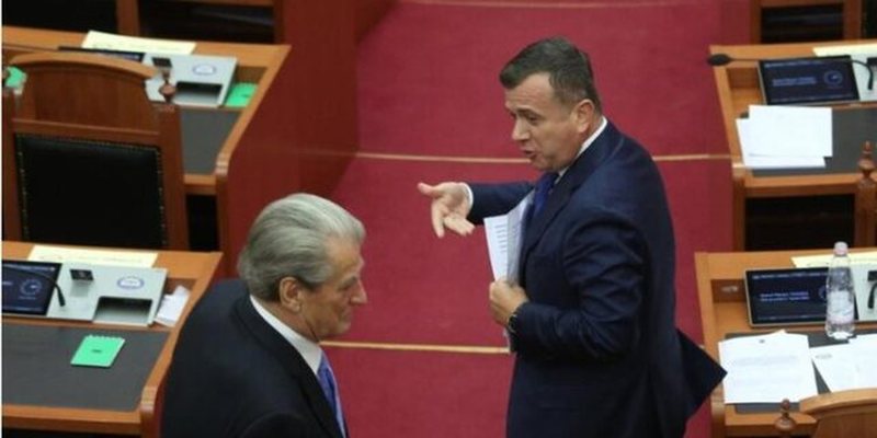 “Këtij maskarai ja kam marrë dorën”! Taulant Balla i përgjigjet shpifjeve të Berishës “Këtij maskarai ja kam marrë dorën”! Taulant Balla i përgjigjet shpifjeve të Berishës