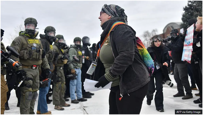 Gjykata kufizon veprimet e agjentëve të antimigracionit ndaj protestuesve paqësorë në Minneapolis