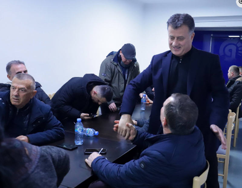 Nikoll Lesi: PD-ja gati me “grupin e Mamurrasit” dhe “grupi i bjeshkëve tropojane”