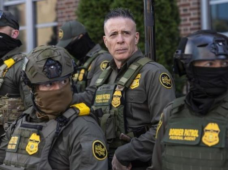 Kush është Greg Bovino, agjenti italo-amerikan me origjinë kalabreze në krye të operacioneve anti-emigrantë në SHBA-të?