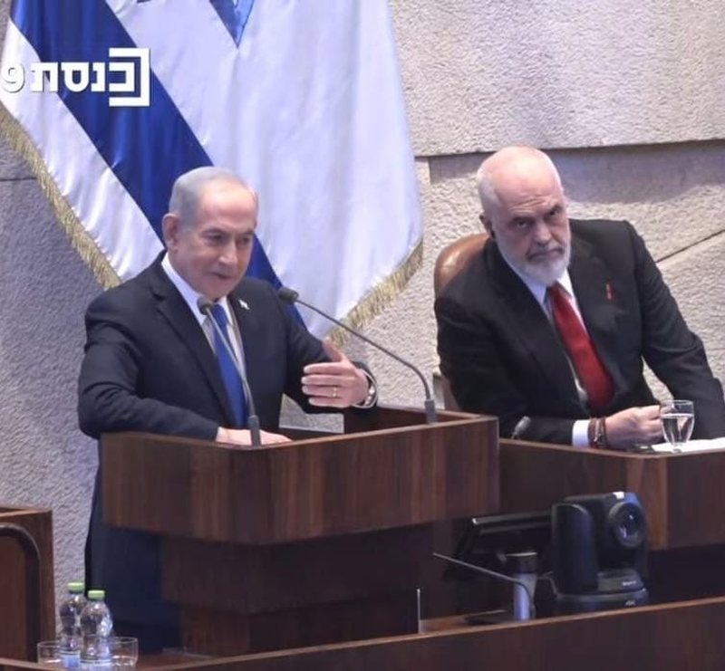 Shqipëria po hap krahët si shqiponja në flamurin tuaj”! Vlërësimi i Netanyahut në Knesset për Ramën: Ti je mbi të tjerët Shqipëria po hap krahët si shqiponja në flamurin tuaj”! Vlërësimi i Netanyahut në Knesset për Ramën: Ti je mbi të tjerët
