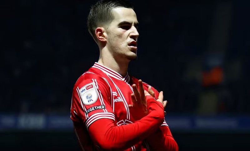 “Nuk ka tavan për të”! Mesfushori i Egjiptit i thur elozhe Anis Mehmetit: Është si vëllai im i vogël, kush e di se ku mund të arrijë? “Nuk ka tavan për të”! Mesfushori i Egjiptit i thur elozhe Anis Mehmetit: Është si vëllai im i vogël, kush e di se ku mund të arrijë?