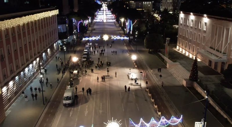 “Non grata”  në panik, shikon ëndrra: Turma qesharake e ndjekësve i duket si Delta Forca: Ne kemi Forcat Delta tonat, zbarkojnë në Surrel nëse marrin urdhër